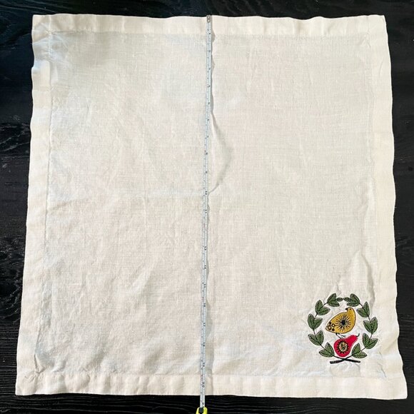 Crate & Barrel Linen Napkins, set of 4 - Picture 6 of 8